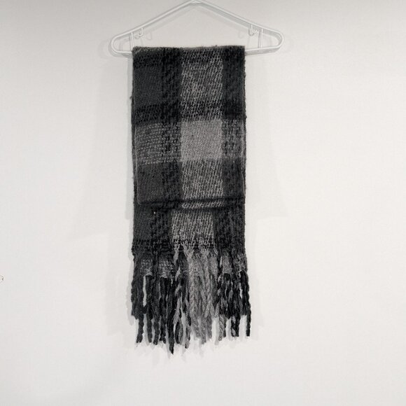 Steve Madden Chunky Woven Plaid Scarf Grey Black - Picture 1 of 2
